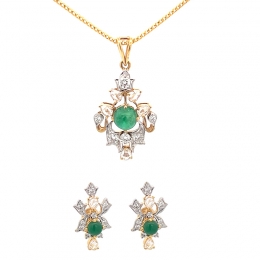 Emerald and Diamond Pendant Set in Yellow Gold